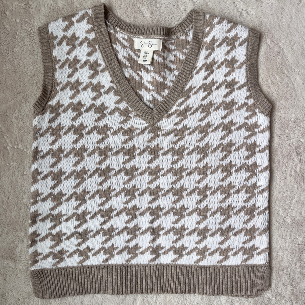 Jessica Simpson Houndstooth Sweater Vest
Women Size Medium